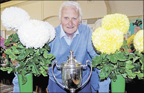 Пожилой садовод взял золото в большинстве номинаций британского цветочного шоу
